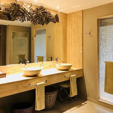 ヴィラ La Caleta Villa Sleeps 6 With Pool And Air Con